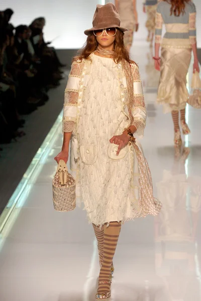Look 13